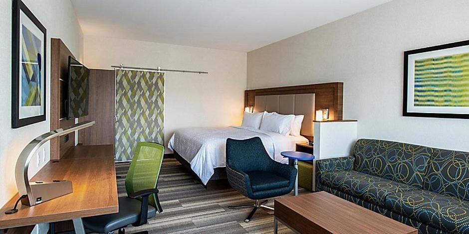 Holiday Inn Express & Suites - Brandon, An Ihg Hotel Екстериор снимка