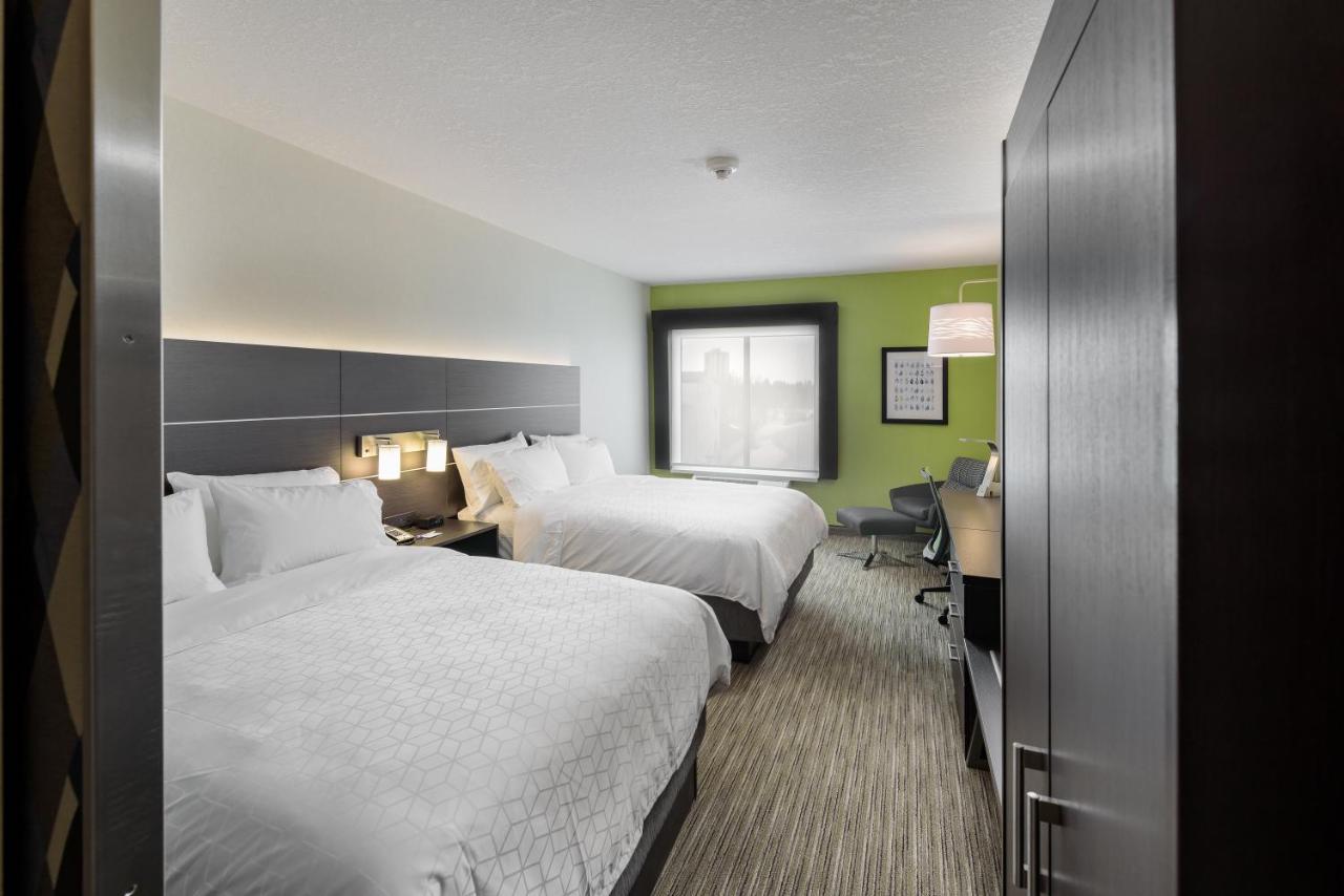 Holiday Inn Express & Suites - Brandon By Ihg Екстериор снимка