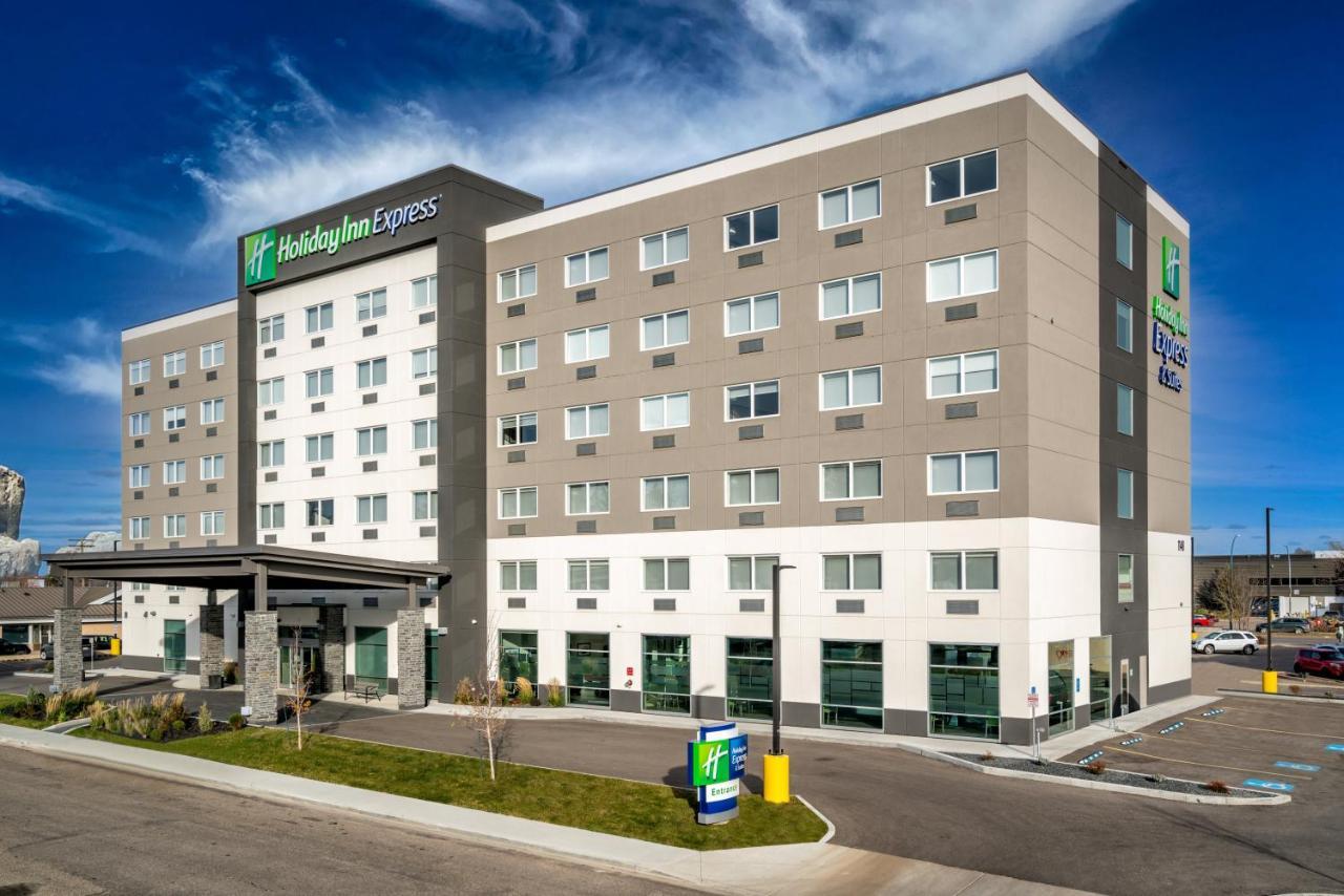 Holiday Inn Express & Suites - Brandon, An Ihg Hotel Екстериор снимка