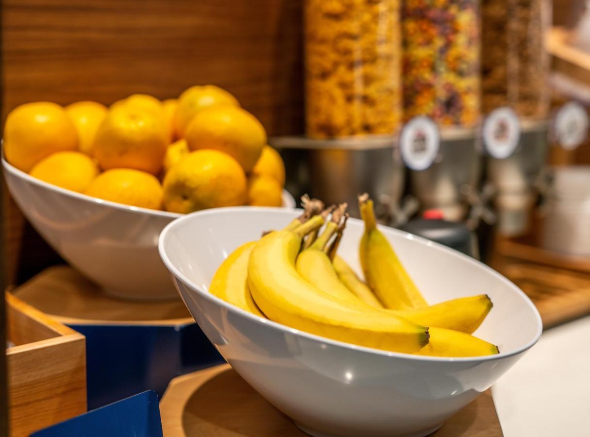 Holiday Inn Express & Suites - Brandon By Ihg Екстериор снимка