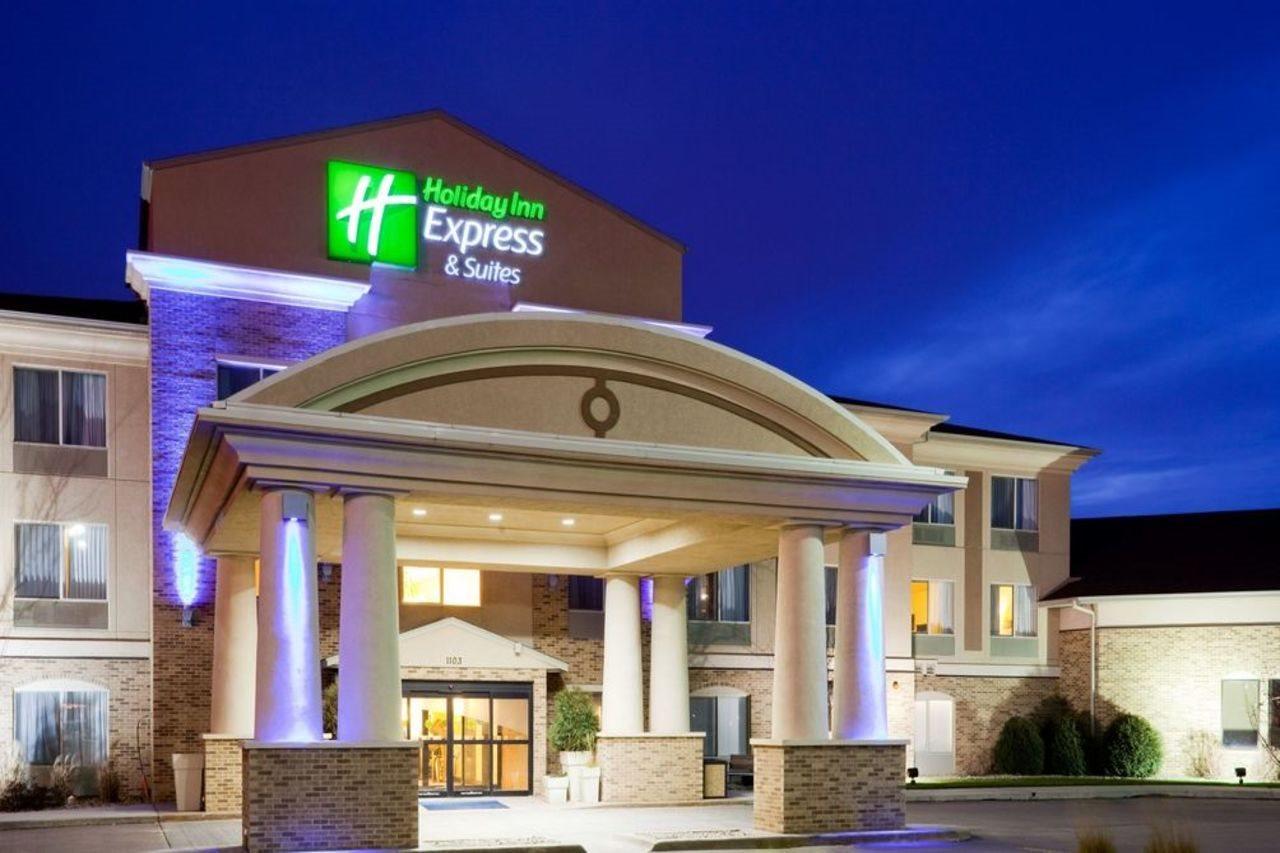 Holiday Inn Express & Suites - Brandon, An Ihg Hotel Екстериор снимка